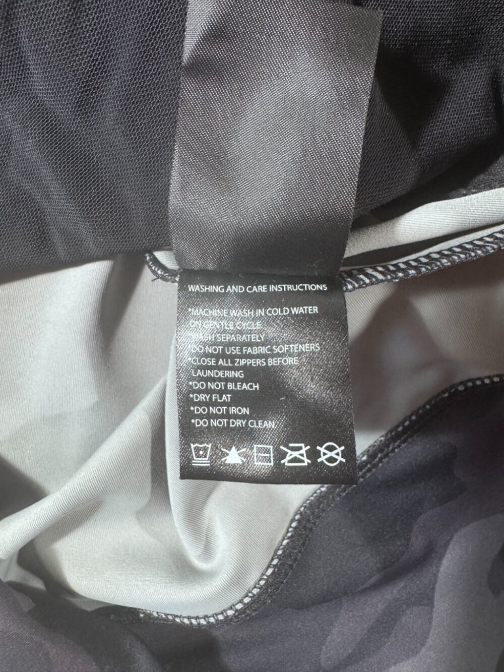 Lolë Grey Camo Zip Athletic Jacket | Thumbhole Activewear Layer Medium - Picture 12 of 13